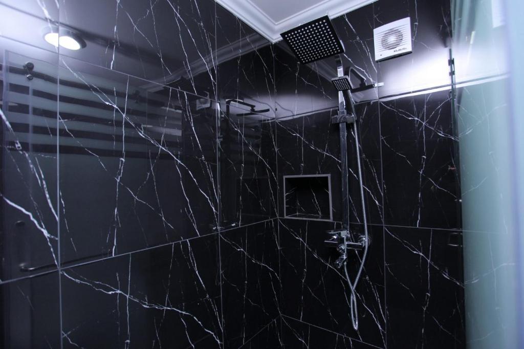 סמרקנד Overlooking Registan Square Luxury 2 Bedrooms Apartment מראה חיצוני תמונה