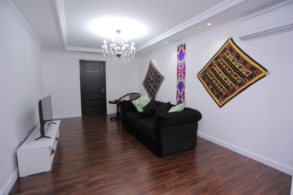 סמרקנד Overlooking Registan Square Luxury 2 Bedrooms Apartment מראה חיצוני תמונה