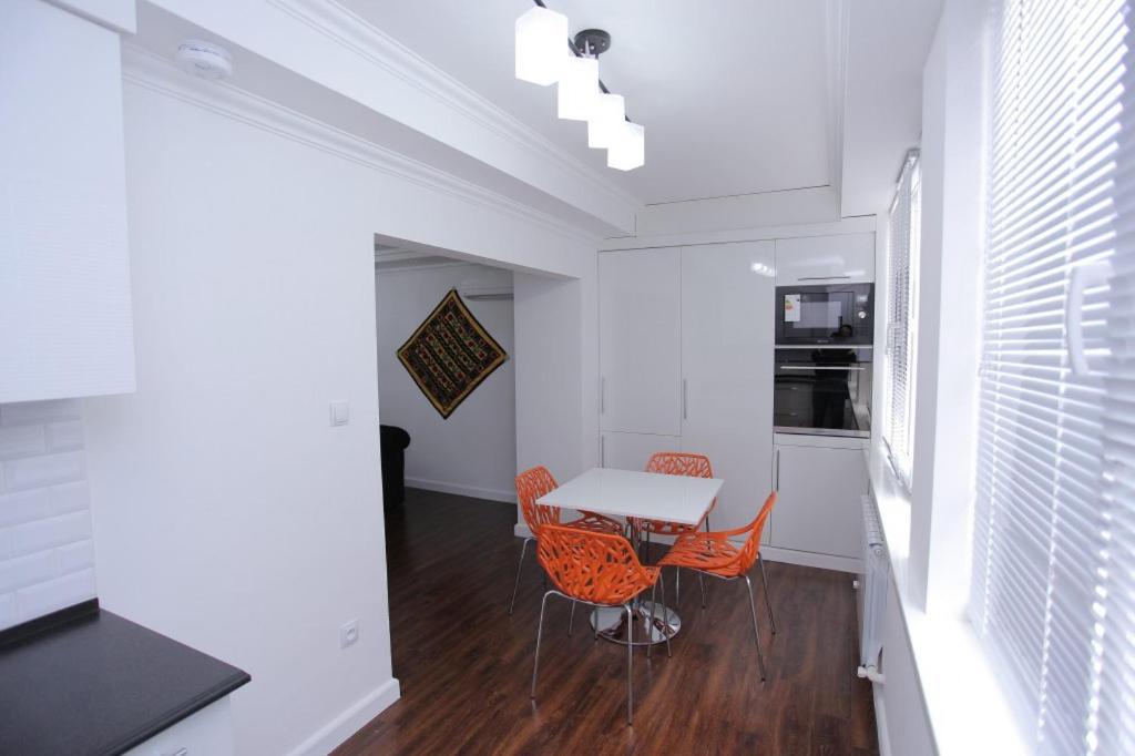 סמרקנד Overlooking Registan Square Luxury 2 Bedrooms Apartment מראה חיצוני תמונה