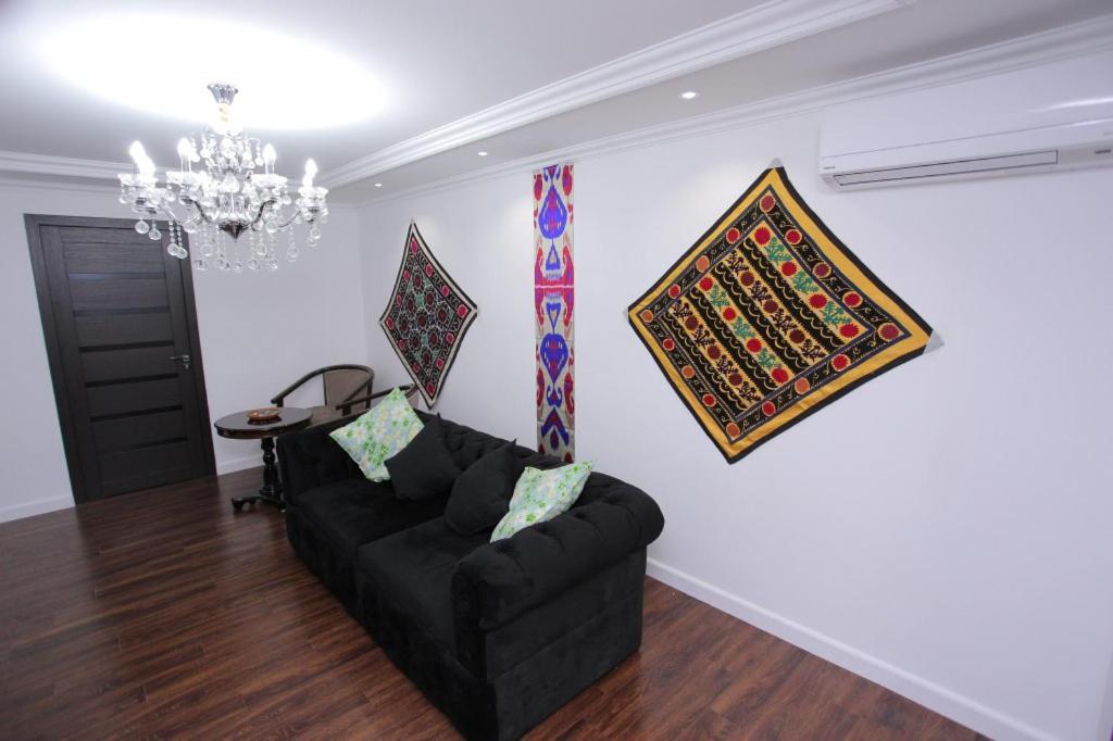 סמרקנד Overlooking Registan Square Luxury 2 Bedrooms Apartment מראה חיצוני תמונה