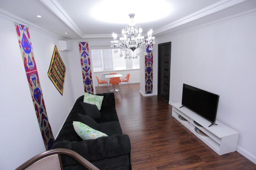 סמרקנד Overlooking Registan Square Luxury 2 Bedrooms Apartment מראה חיצוני תמונה