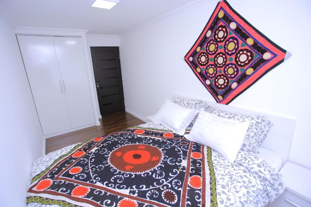סמרקנד Overlooking Registan Square Luxury 2 Bedrooms Apartment מראה חיצוני תמונה